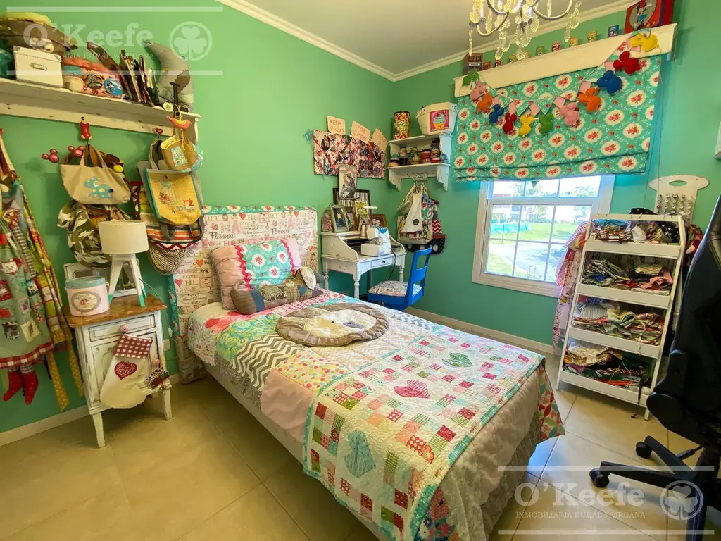 Casa en venta de cuatro ambientes con piscina y galería cerrada en Abril Country Club, Hudson. - Foto 24