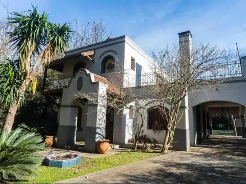 Casa 5 ambientes con 2 baños