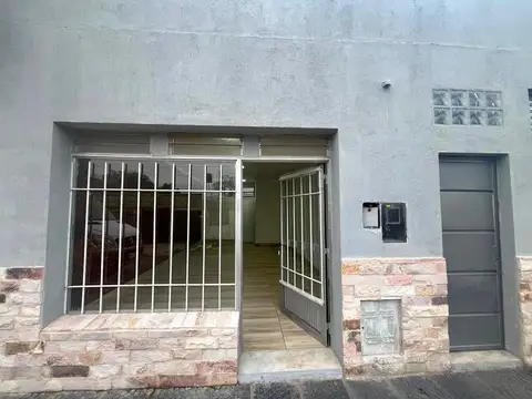 Local en Alquiler en Nuevo Alberdi, $ 250.000