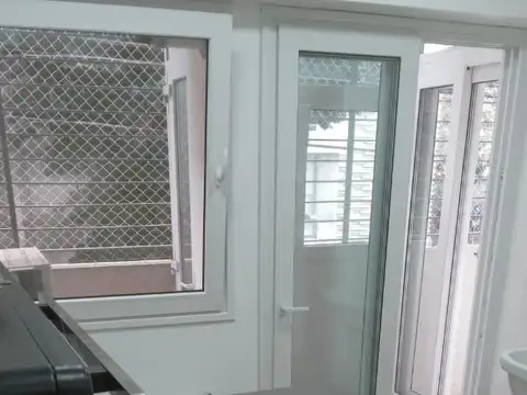 Pedro Ignacio Rivera 2600, Piso 1