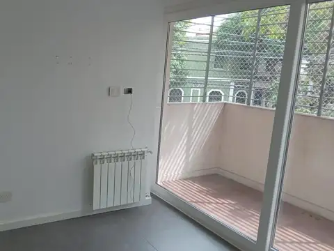 Oficina 4 ambientes con 2 baños