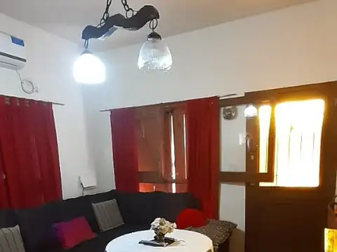 PERMUTA - CASA DE 3 AMBIENTES EN VENTA - VILLA TESEI