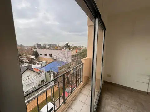 ALQUILER DPTO 2 AMBIENTES CON BALCON. HURLINGHAM