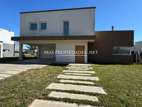 Venta Casa en La alameda 4 dormitorios 100