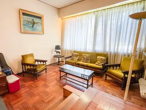 Av. Ada Elflein al 3200, entre acassuso y san lorenzo