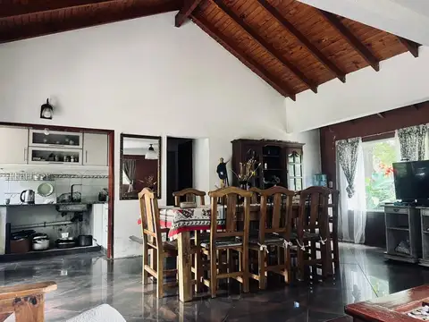 Casa en Alquiler con 1 cochera