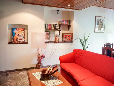 Casa en Venta con 1 cochera