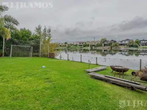 Casa con 4 dormitorios en venta y/o alquiler en Barbarita
