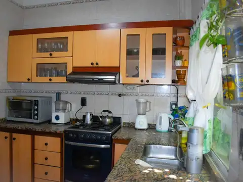 VENTA EN BLOQUE DE 8 DEPARTAMENTOS Y CASA 3 DORM
