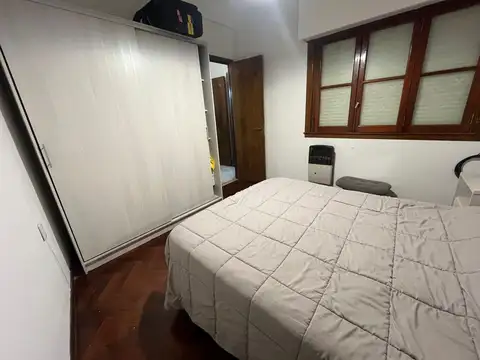 Departamento muy  luminoso sobre la calle Hidalgo
