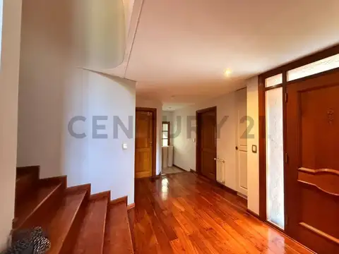 Mariano Castex 3200, Piso 0