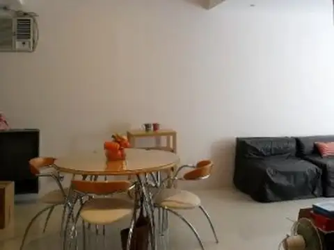 Av Hipólito Yrigoyen 3300, Piso 2xesc