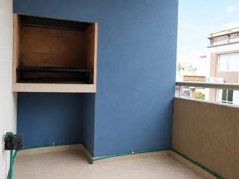 Amplio monoambiente con parrilla en saavedra!