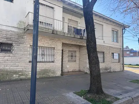 Calle 30 300, Piso PB