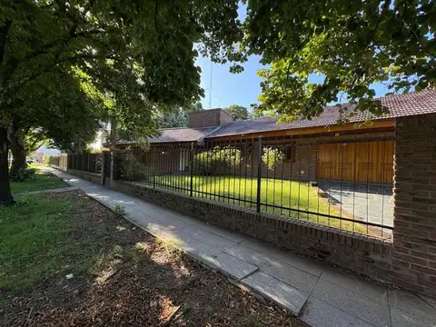 Avenida Doctor Ricardo Balbín 900