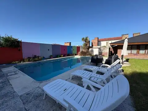Casa en Venta con 4 cocheras
