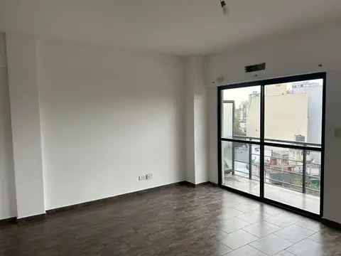 Departamento en Alquiler en Colegiales, $ 750.000