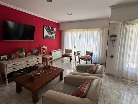 VENDO CASA - ZONA PARQUE