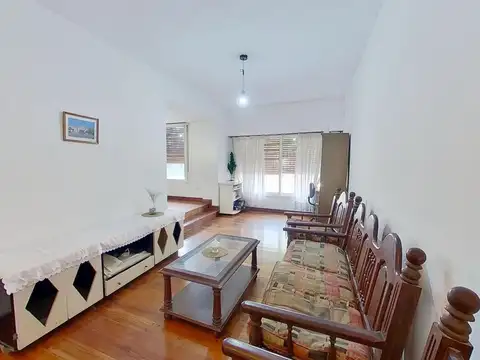 VENTA CASA 3 AMB HURLINGHAM JARDIN COCHERA TERRAZA