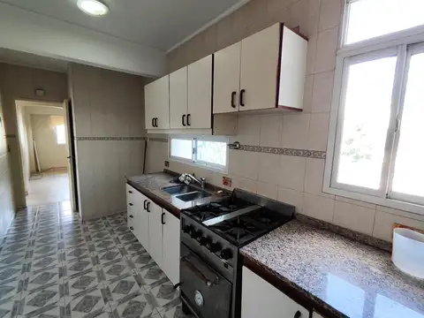Departamento 4 ambientes con 2 baños