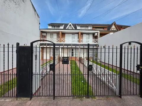 Casa - Venta - Argentina, Haedo - Alcorta 875