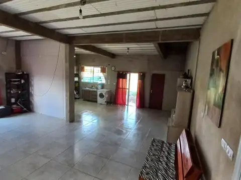 CASA A ESTRENAR CON PILETA SOBRE LOTE DE 20 X 60 KM35