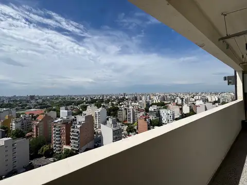 Departamento de tres ambientes en venta en Villa del Parque