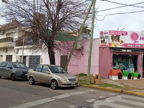 LOCAL EXCELENTE UBICACION
