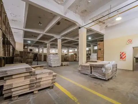 Galpon en Venta en Villa del Parque, USD 3.500.000