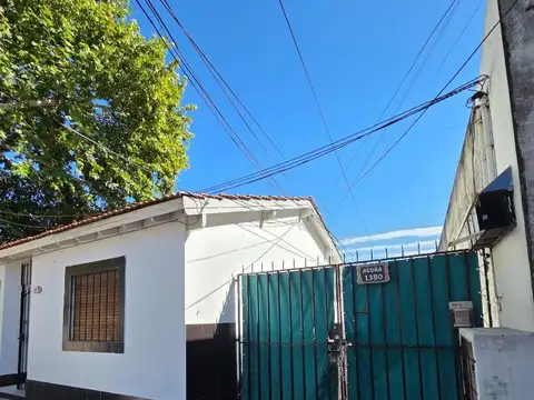 BUEN DEPTO T/CASA 3 AMB CON GARAGE Y PATIO EN BANFIELD!