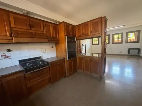 CASA VENTA TOLOSA 3 DORMITORIOS PATIO APTO BANCO