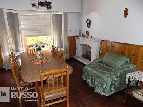 CHALET 4 AMBIENTES – Bº INGLÉS