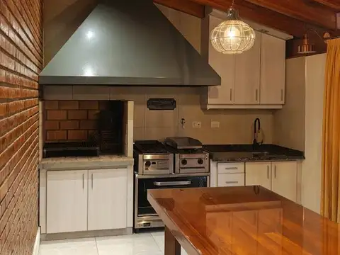 VENTA CASA MODERNA APTA CREDITO CHATEAU CARRERAS !