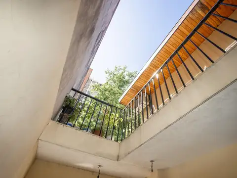 Depto Tipo Casa en Venta con 1 cocheras
