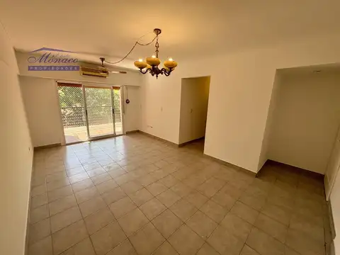 3 amb. al frente con balcón terraza corrido.