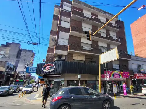 Brown 600, Piso 1