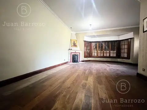 Casa en Venta con 4 cocheras