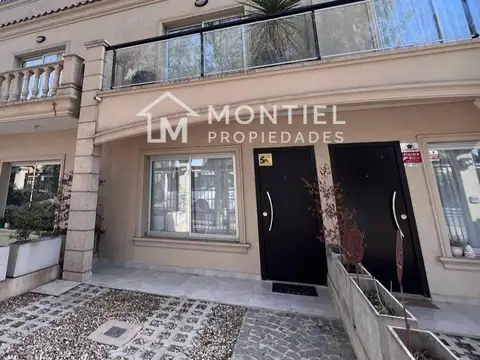 Casa Triplex  en Venta en Ciudad Jardin, Tres de Febrero, G.B.A. Zona Oeste