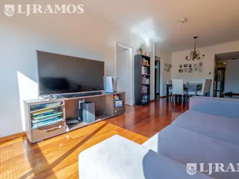 AV. LIBERTADOR Y ESMERALDA -VISTA PANORAMICA- LUMINOSO SEXTO PISO - 3 AMBIENTES CON BAULERA