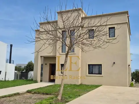 Casa en Venta en Haras Santa María, USD 375.000