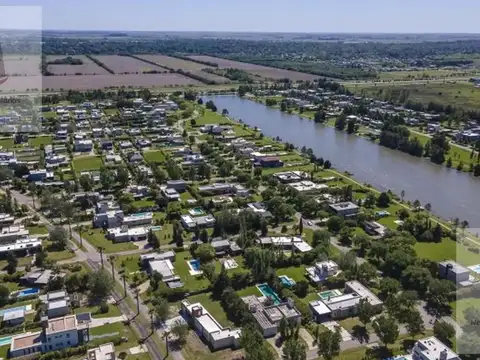 Terreno en Venta en Puerto Roldan, USD 145.000