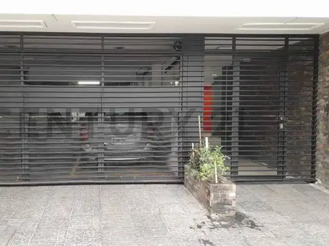 COCHERA OPORTUNIDAD EDIFICIO DE CATEGORIA