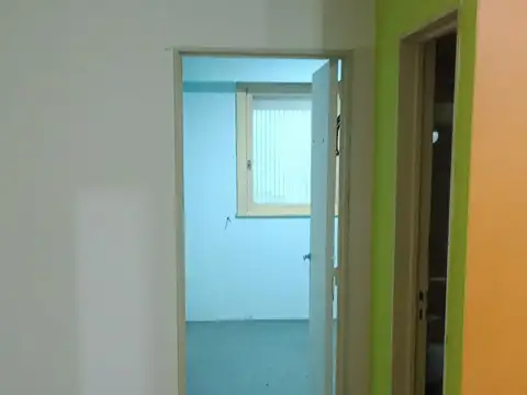 Excelente 2 Ambientes Interno Frente a Plaza Irlanda. Sólo con Garantía Familiar