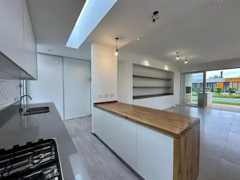 Casa en Venta, GBA Norte, 4 Ambientes en Haras Santa Maria - El Molino Sur