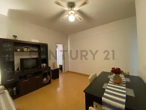 Depto contrafrente, en el primer piso c patio - Barrio Norte