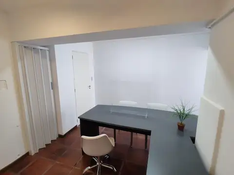 Oficina 7 ambientes con 2 baños