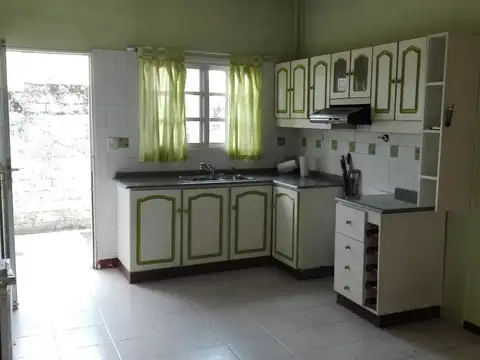 VENTA PH DOS AMBIENTES AMPLIOS AYOLAS AL 2200 QUILMES O