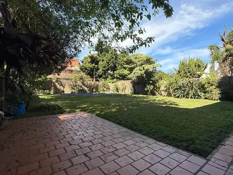 Paunero  al 2100 Martinez