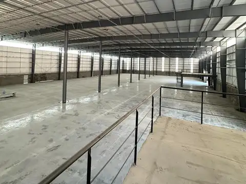 Galpon en Alquiler 120  mts Frente