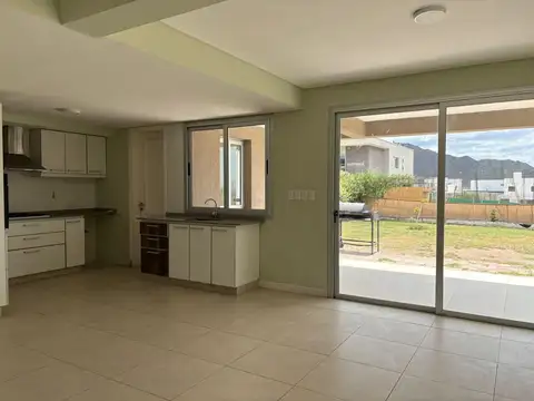 Casa en Venta en Las Heras, USD 260.000